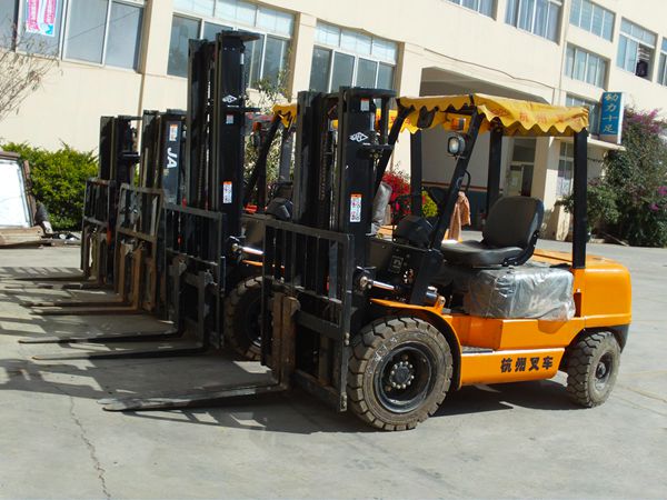 昆明團力叉車租賃服務部 專業設備，高清細節展示